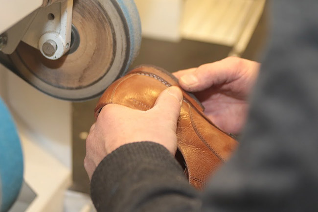 schoenreparatie zolen en hakken